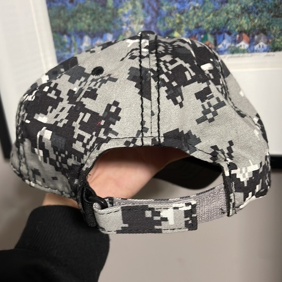 3/$30 Cabelas hat - Picture 2 of 2